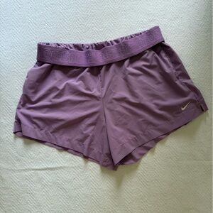 Nike Women’s Purple Athletic Shorts Size Large